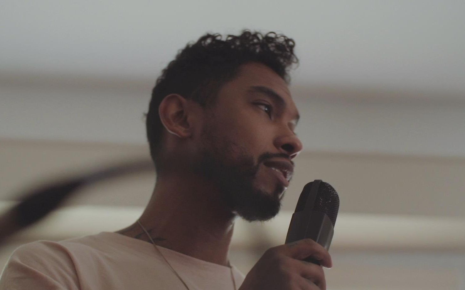 [图]【良曲现场】Miguel's Acoustic live from album Wildheart and Kaleidoscope Dream