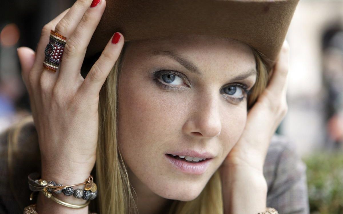 angelalindvall幕后采访