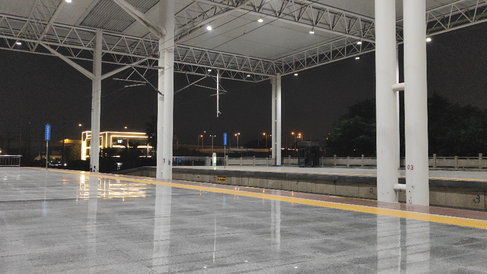温州动车站夜景图片