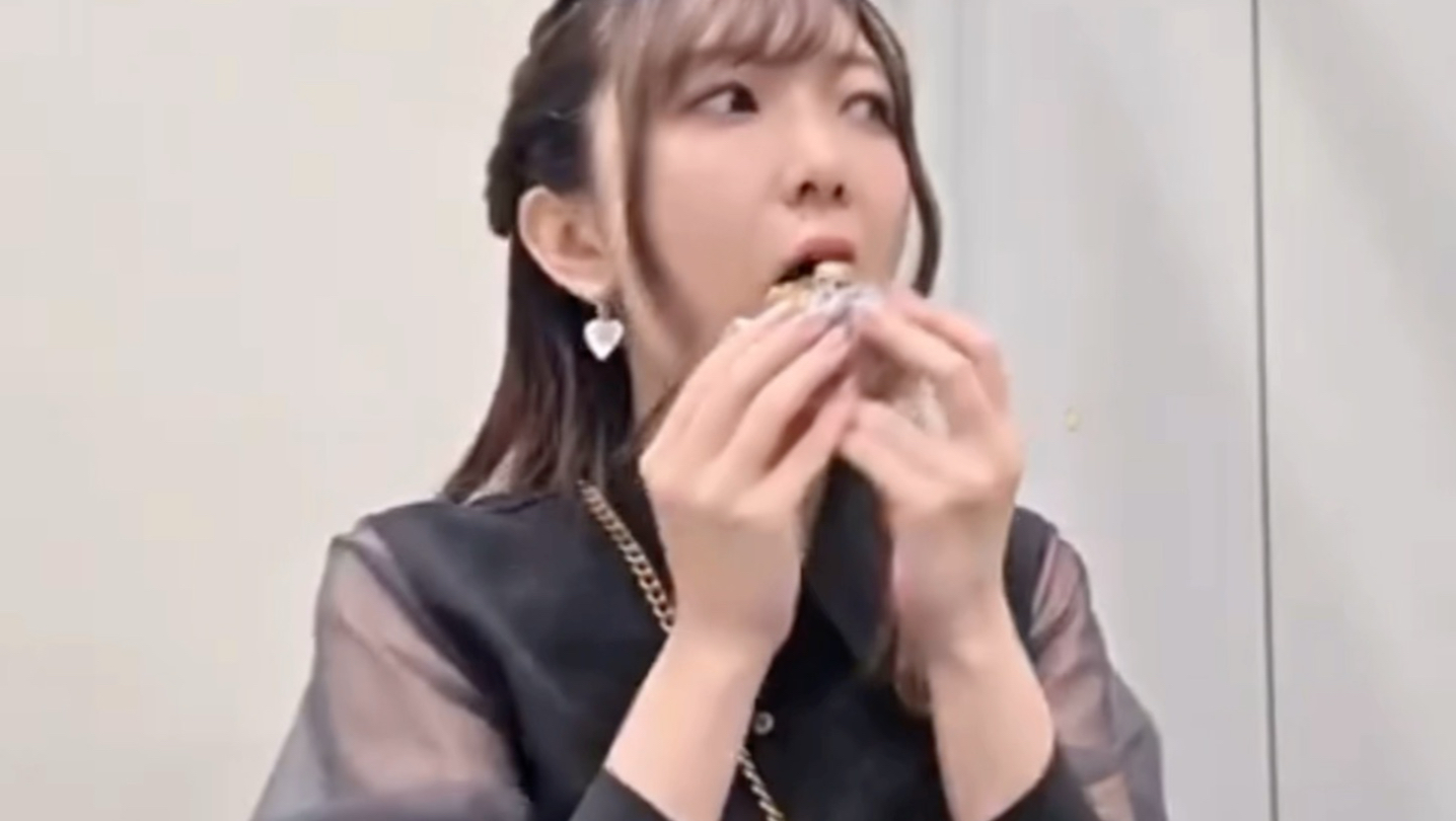 【西尾夕香】一边吃东西一边向你打招呼的oyu