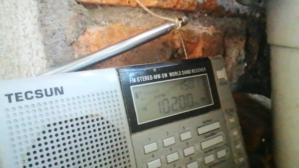 继续记录俄罗斯西伯利亚电台,依旧是熟悉的德生收音机,依旧是熟悉的