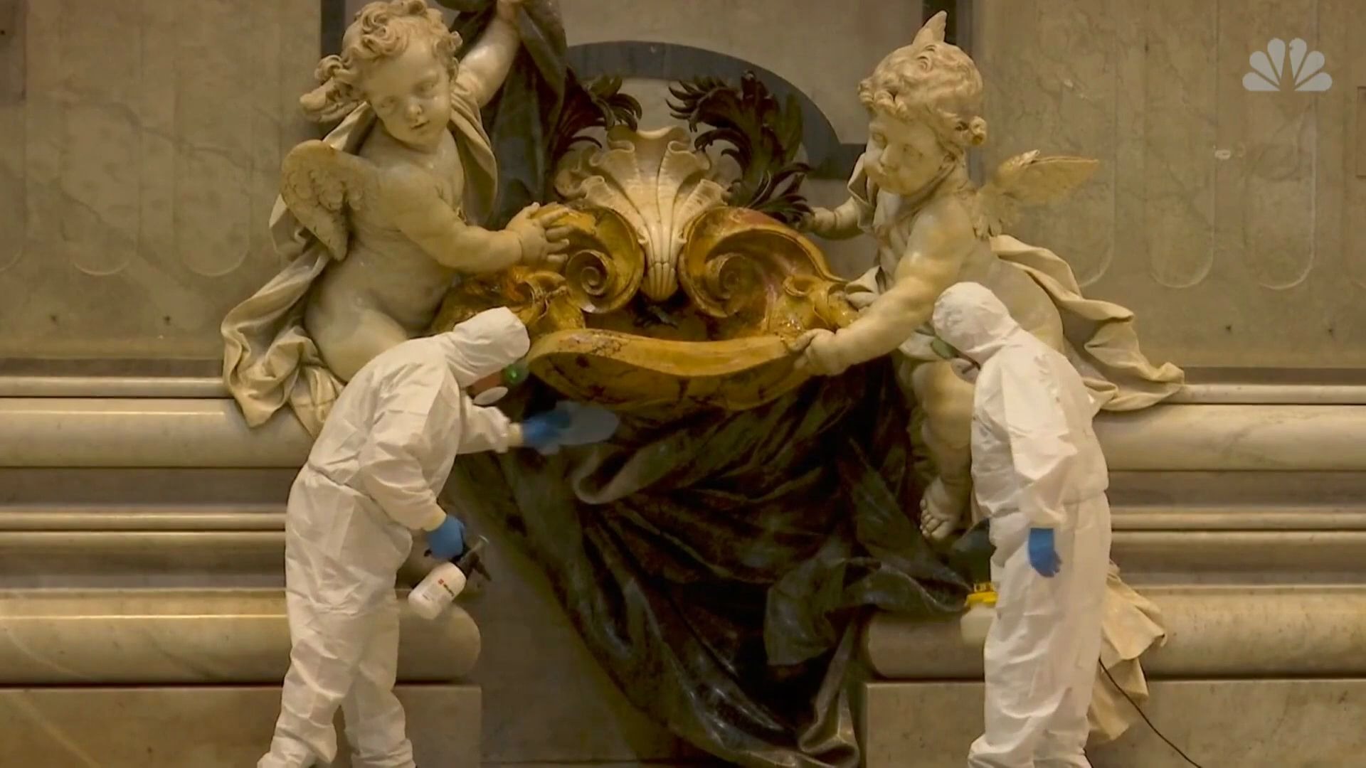 搬运|梵蒂冈大教堂疫情期间消杀