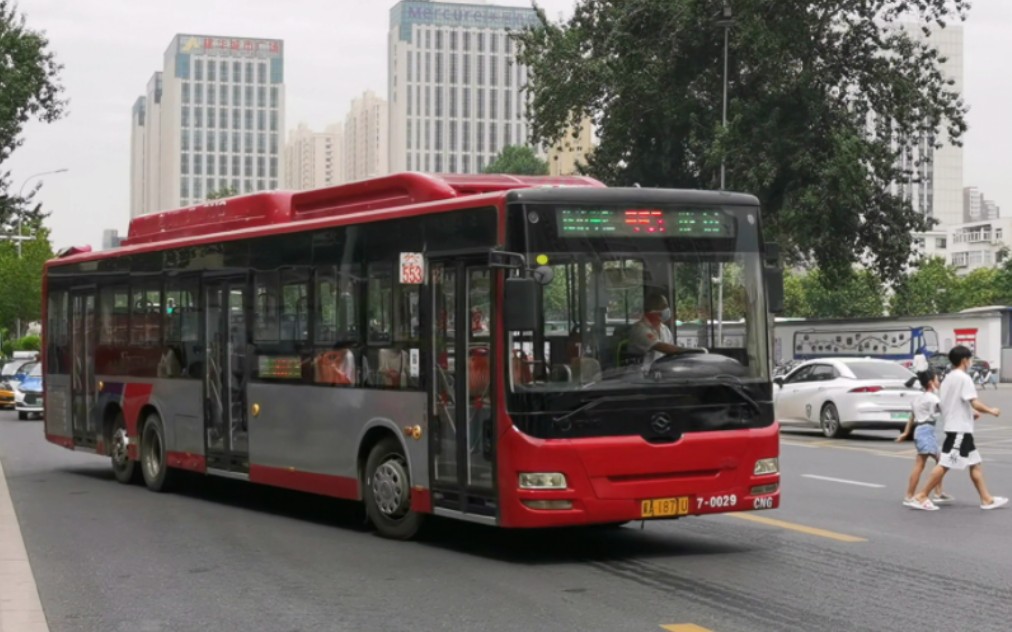 石家庄最后的三轴石家庄553路黄海三轴dd6141b01驶入谈固公交场站