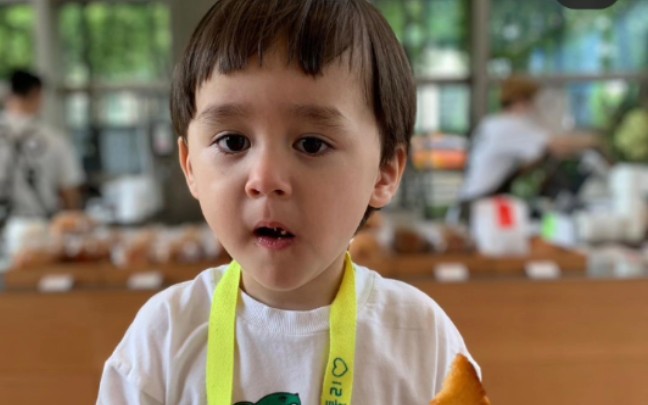 【本特利】[0814 ins 更新]吃播本特利上线～(剪头发了嘛?