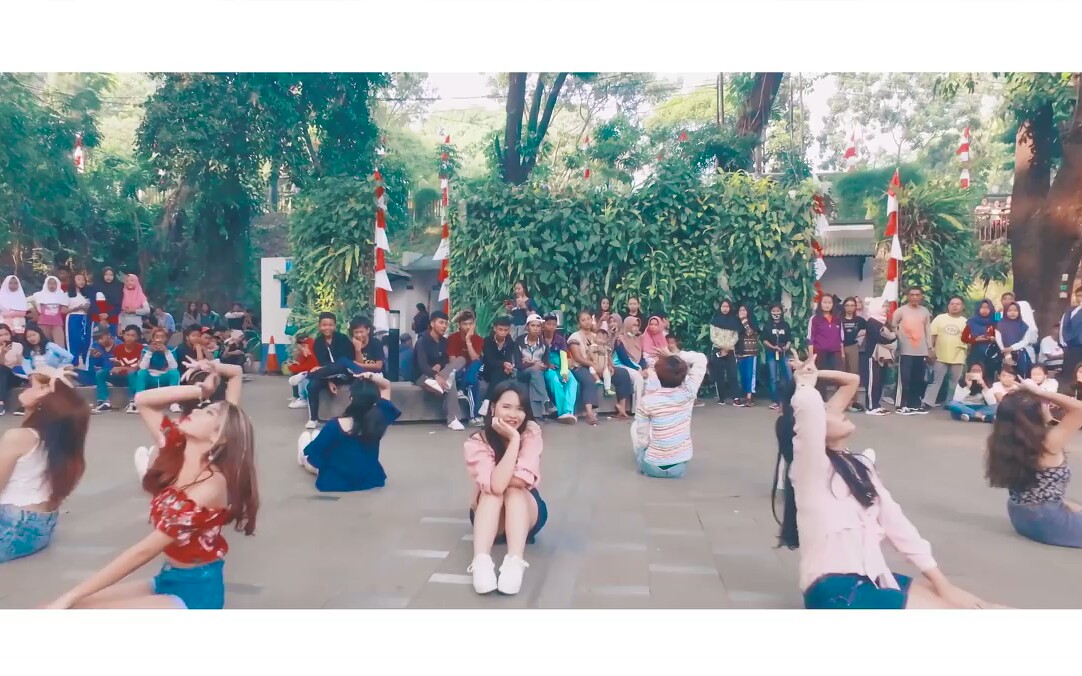 [图][KPOP IN PUBLIC] TWICE - Dance The Night Away by TWISTY from INDONESIA