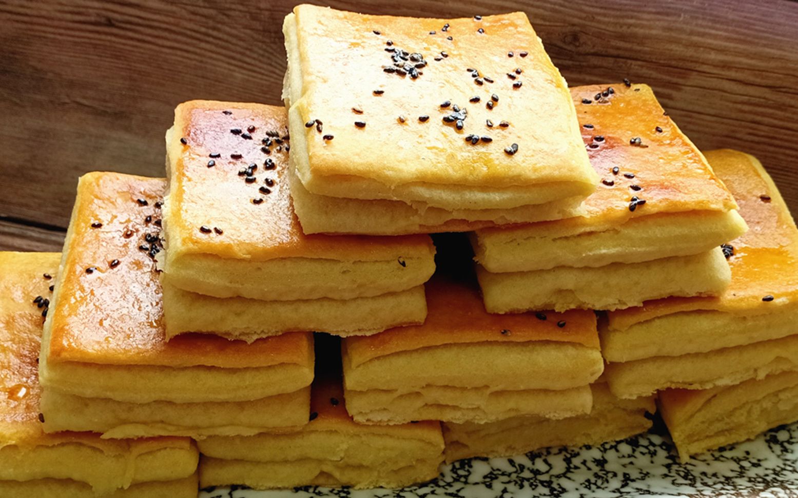 千层南瓜玉米饼,有南瓜的香甜,有玉米的米香,好吃到停不下来