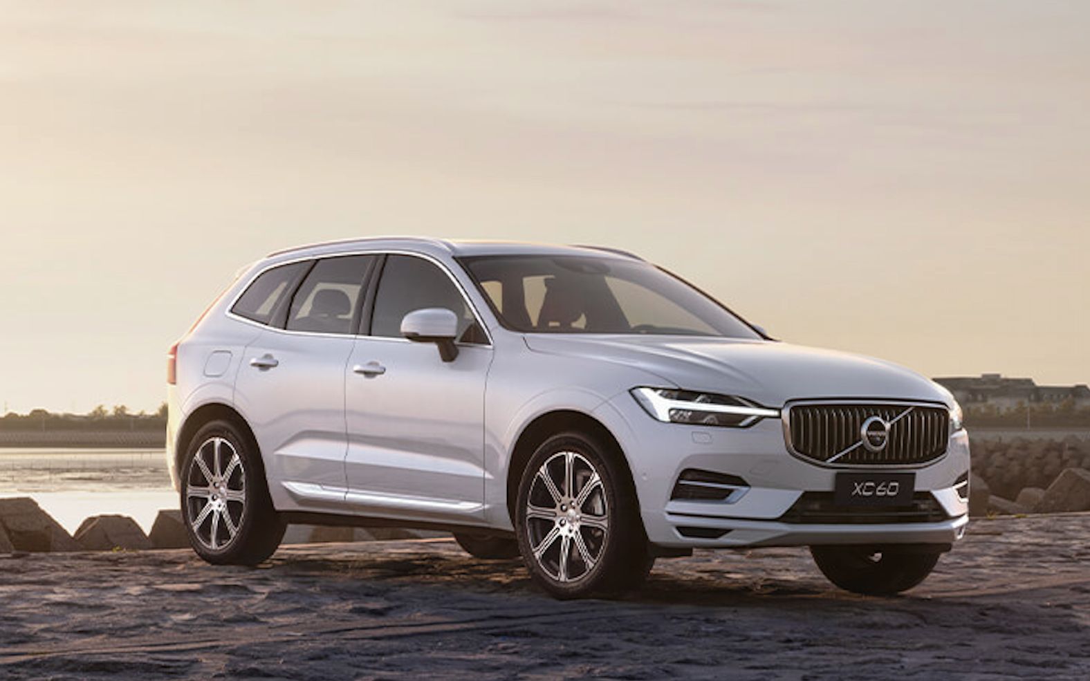 「汽车v报」2021款沃尔沃xc60上市;比亚迪宋plus内饰官图发布