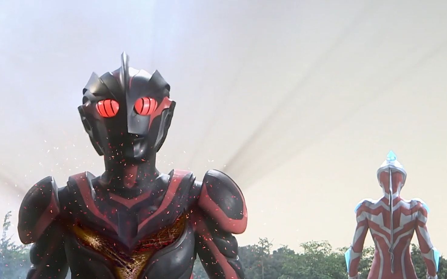 礼堂光变身迪迦被泰兰特完虐,银河迎战黑暗扎基