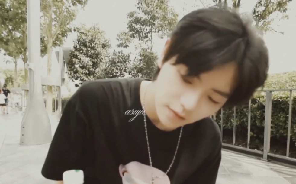 年少时的白月光,爱而不能的曾经象征着青涩的爱【肖宇梁】