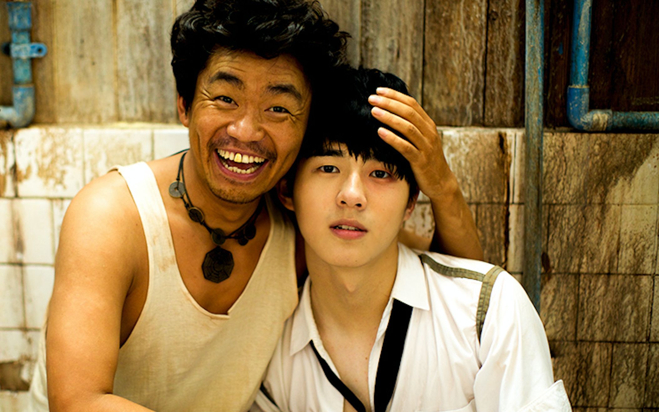 6分钟看完《唐人街探案》:曼谷密室杀人案,上百公斤黄金失窃,盗贼诡异