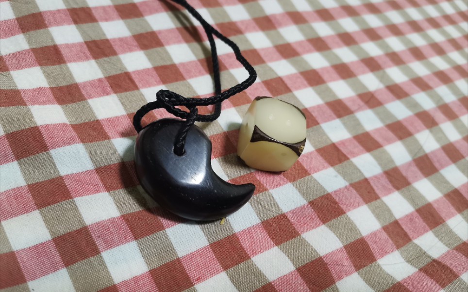 黑檀木勾玉成品》