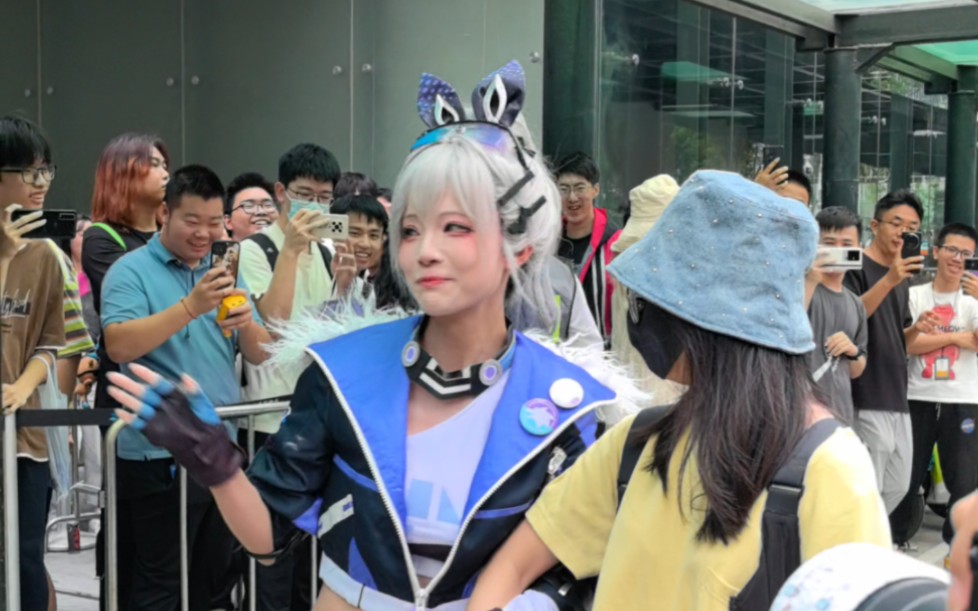 河野华(翠翠)银狼cos