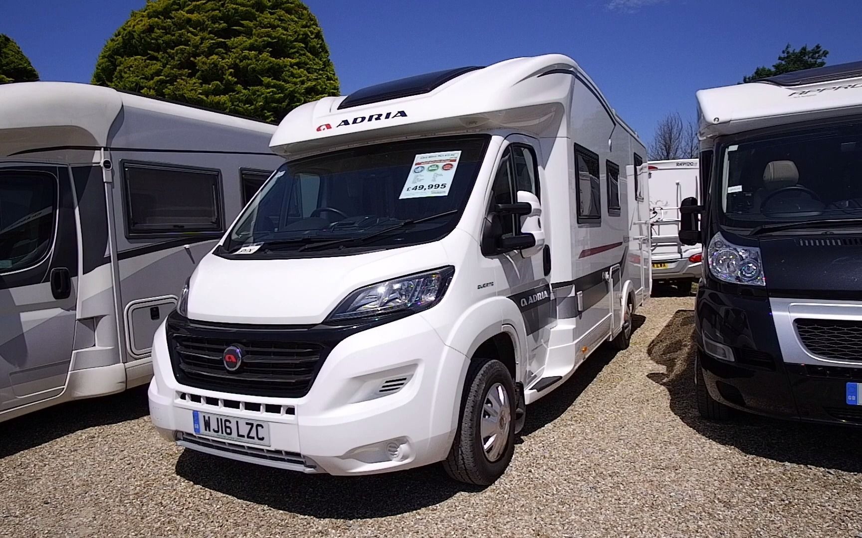 2016年阿迪雅小额头c型房车 - adria matrix plus m670sc_哔哩哔哩