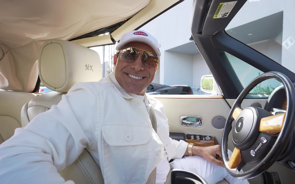 是时候买辆新的劳斯莱斯了-manny khoshbin_哔哩哔哩 (゜-゜)つロ