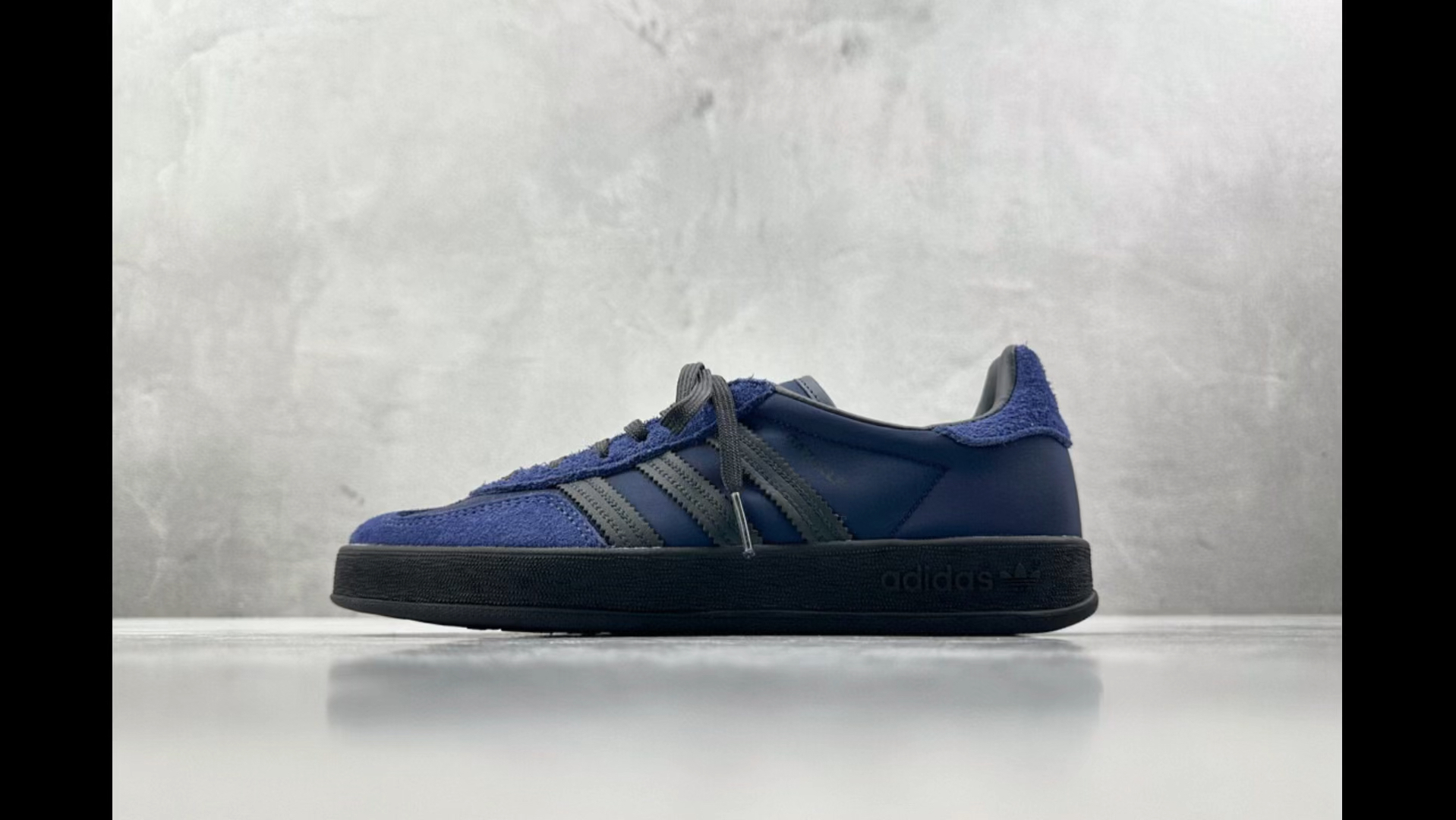 阿迪达斯三叶草 hikari shibata x adidas gazelle indoor 黑蓝复古
