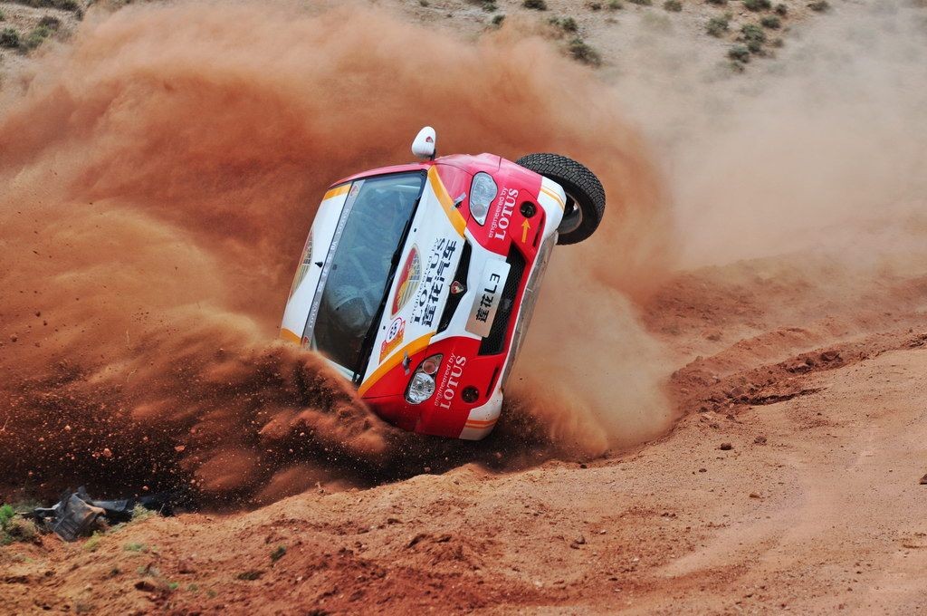 下雪了,搞搞专项训练丨尘埃拉力赛2.0 瑞典雪地