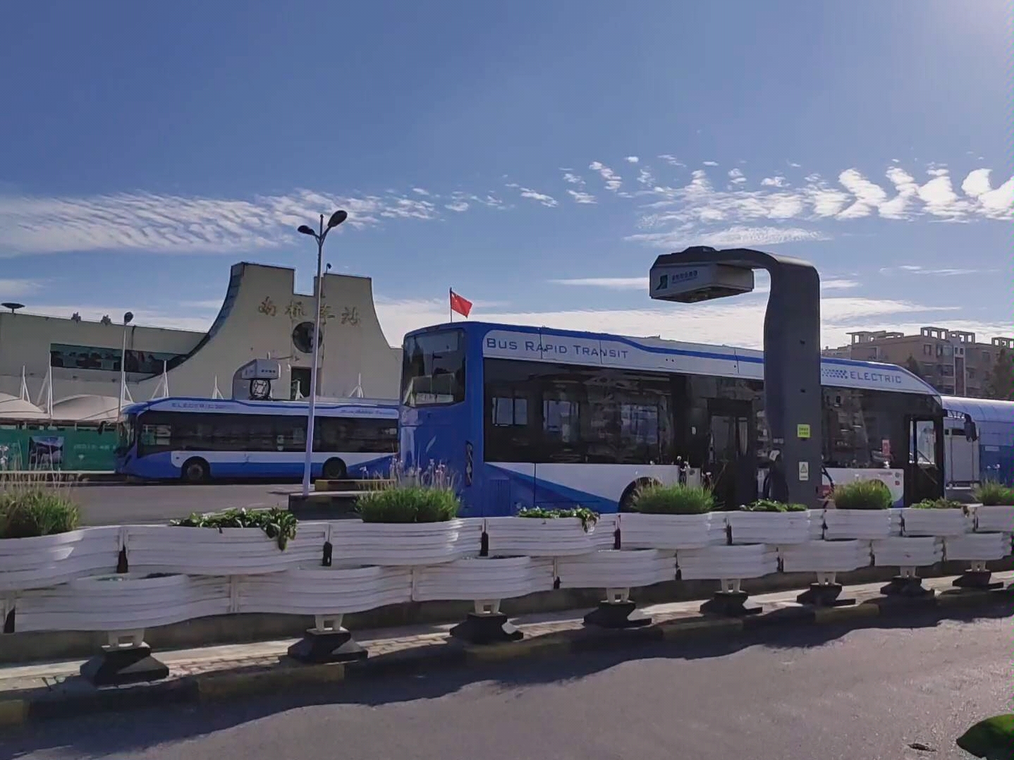 上海奉贤纯电动brt,有点帅_哔哩哔哩 (゜-゜)つロ 干杯~-bilibili