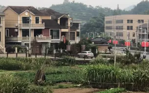 Скачать видео: 都说不要和浙江人比车，和福建人比房，来看一下浙江农村房子