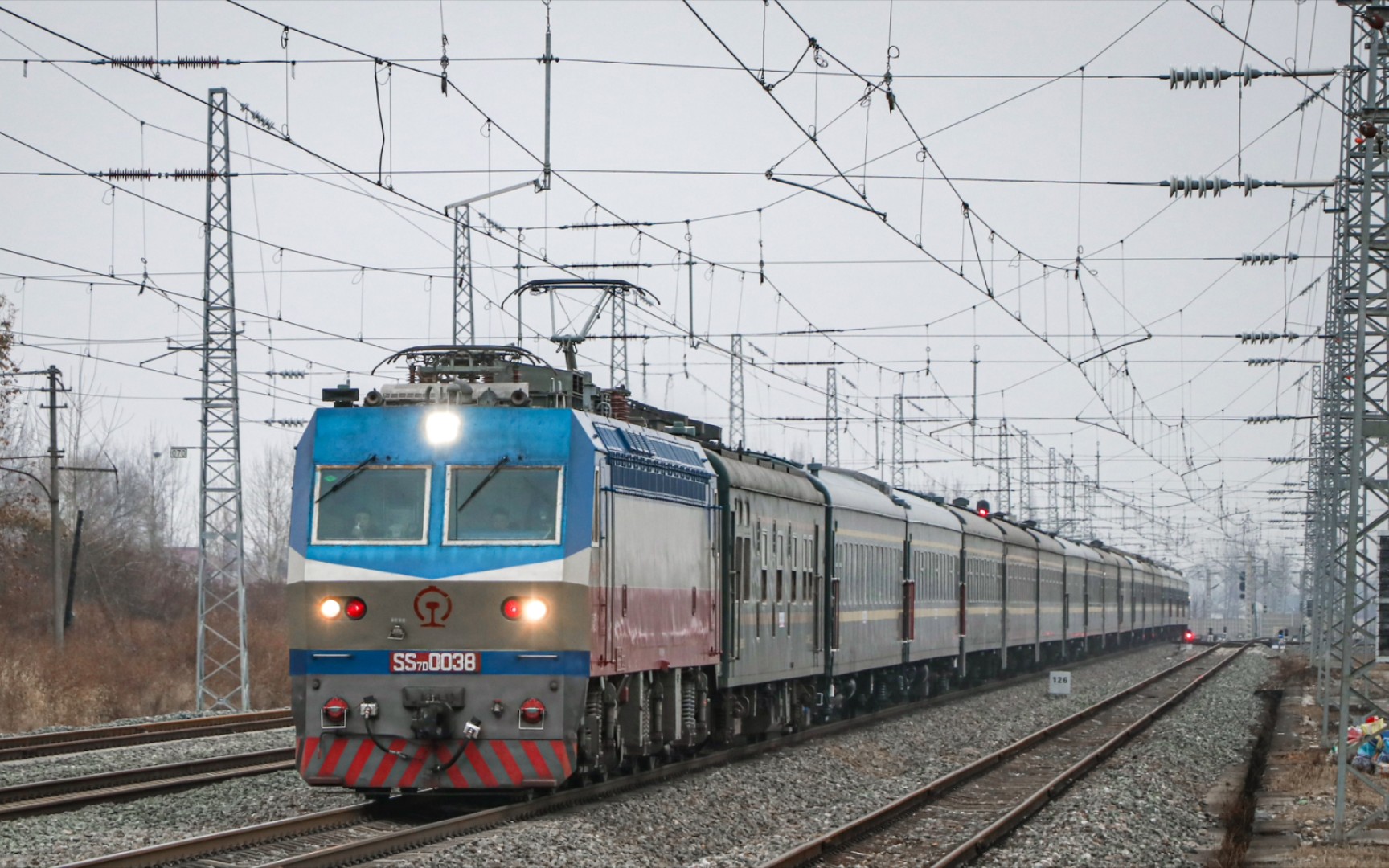 活动  【春运临客】西局西段ss7d-0031牵引k5487次(安康——汉中)通过