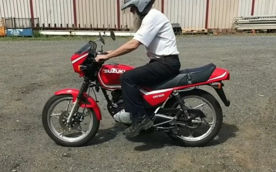 摩托车90年代谁能买得起这种车已经是高富帅了,不亚于现在的百万豪车