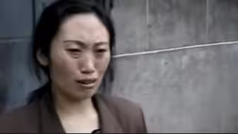 1999年女死刑犯临刑前真实影像，与丈夫一同被判处死刑，瞬间崩溃大哭