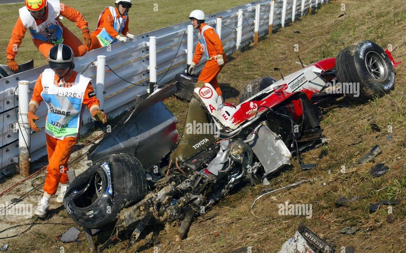 【赛车事故】2002年F1日本站排位赛 阿兰ⷮŠ麦克尼什严重事故哔哩哔哩bilibili