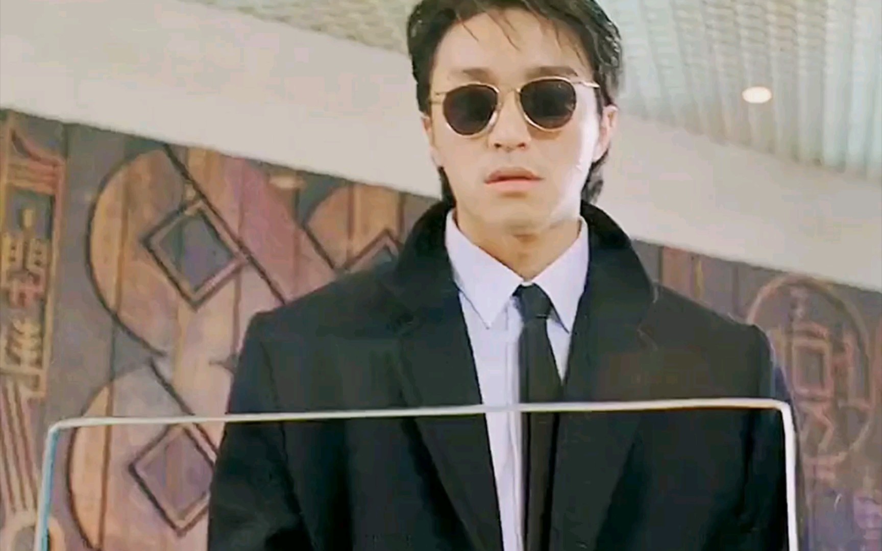 阿星寻找工作遇到救星,没想到竟然改变身份 "周星驰