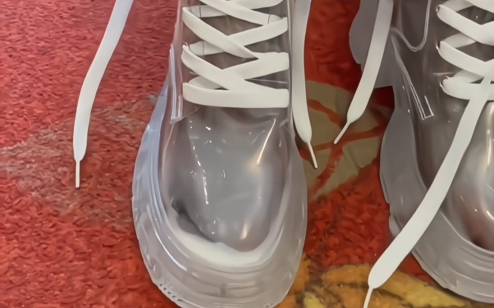 透明起雾鞋 好多水雾