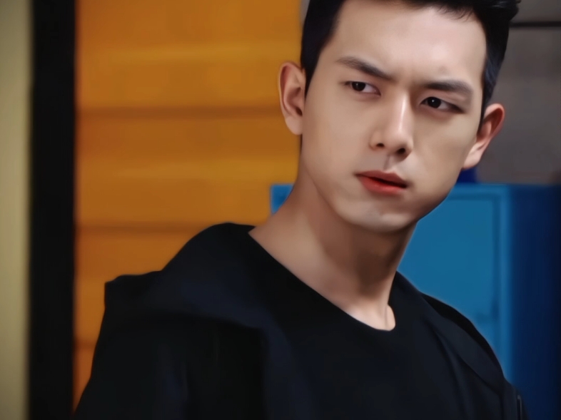 "韩商言os:你的意思是想去我房间"