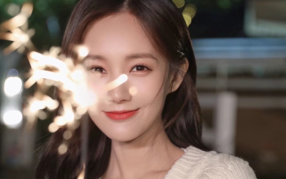 李一桐|那个一见你就笑的人,一定是满眼都是你的人