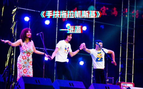 《手扶拖拉机斯基》很上头,这姐可能从小吃电音长大,更推荐看一看和新