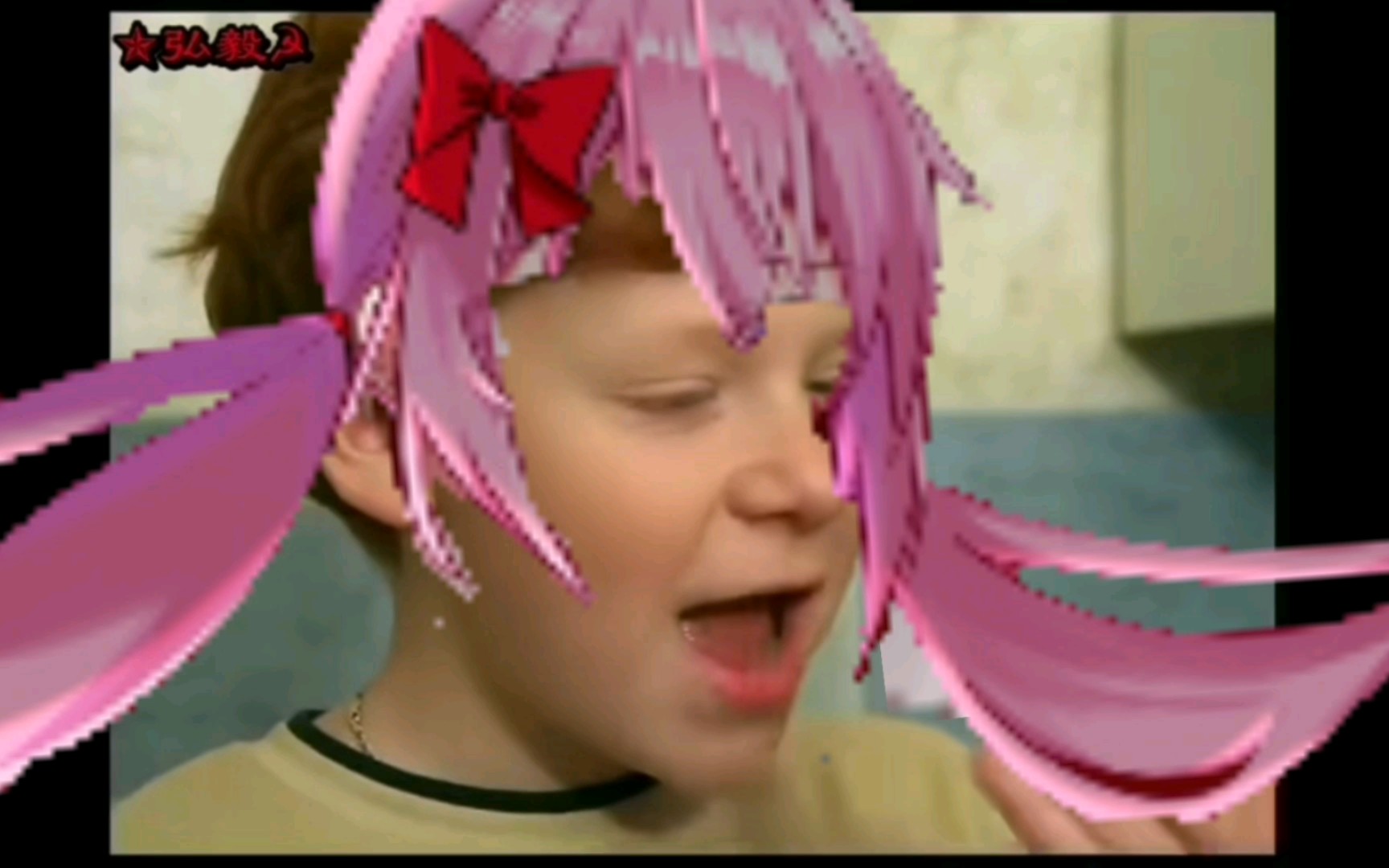 一位粉发小女孩食用了marenol后发出了尖锐的爆鸣声