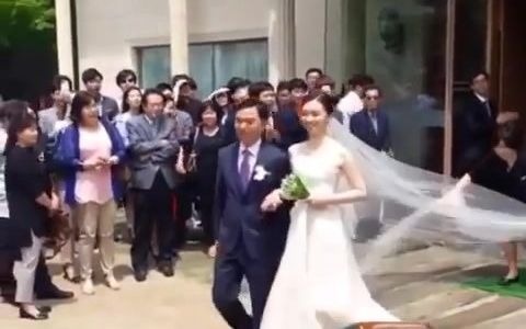 [图]婚礼上的2PM！唱了《十分满分的十分》和《Love Is True》作为祝歌~