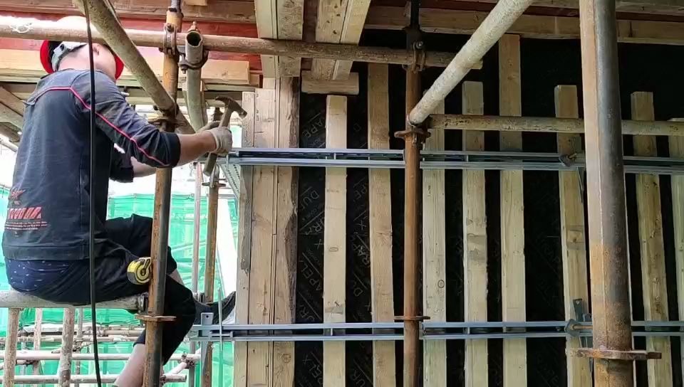 方钢背楞剪力墙加固体系