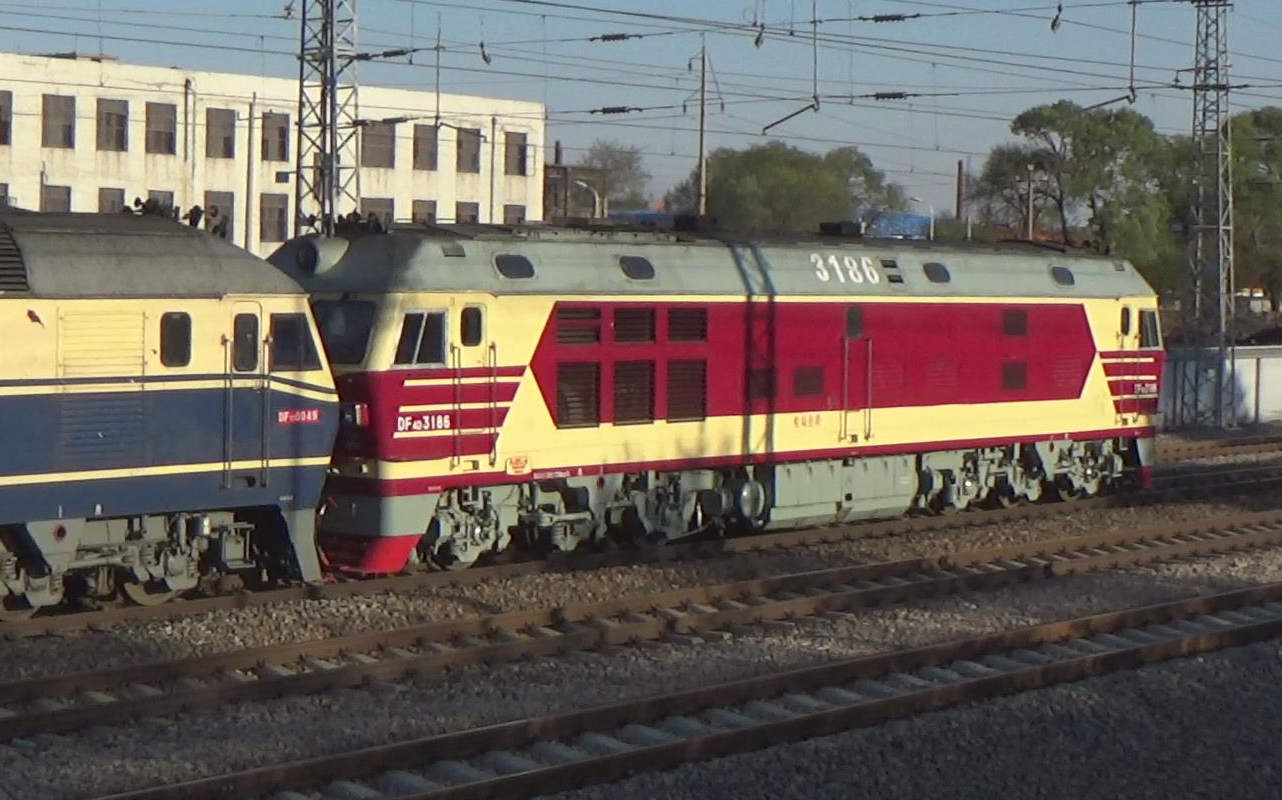 df4d 3186无火回送df11 0049 k7204次始发晚点出平齐线齐北场 2018.