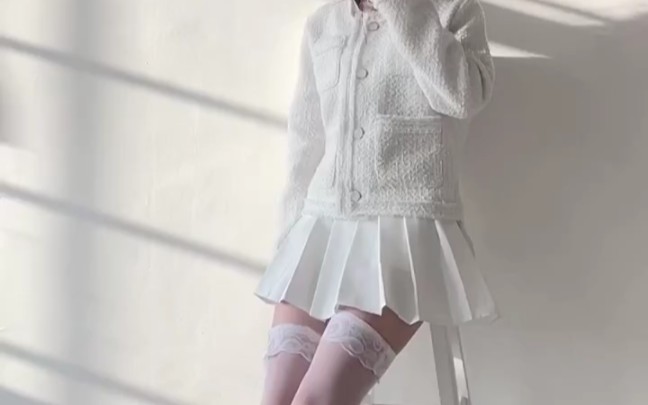 还得是白丝过膝袜,拿下