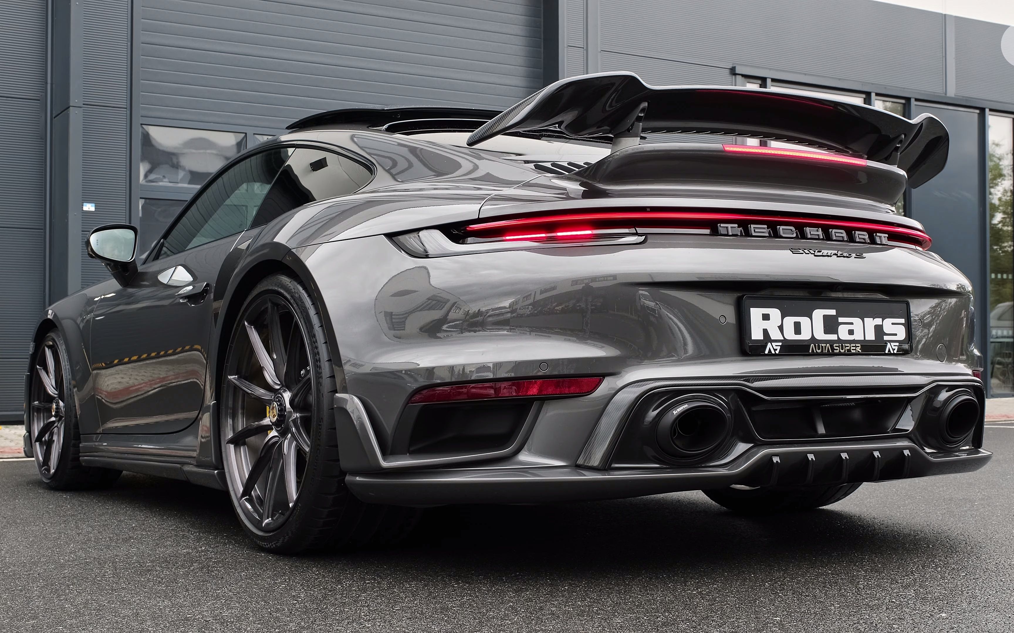 porsche 911 turbo s - wild coupe in details