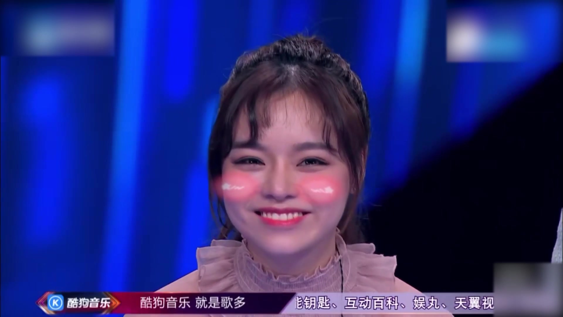 左手指月黄霄云