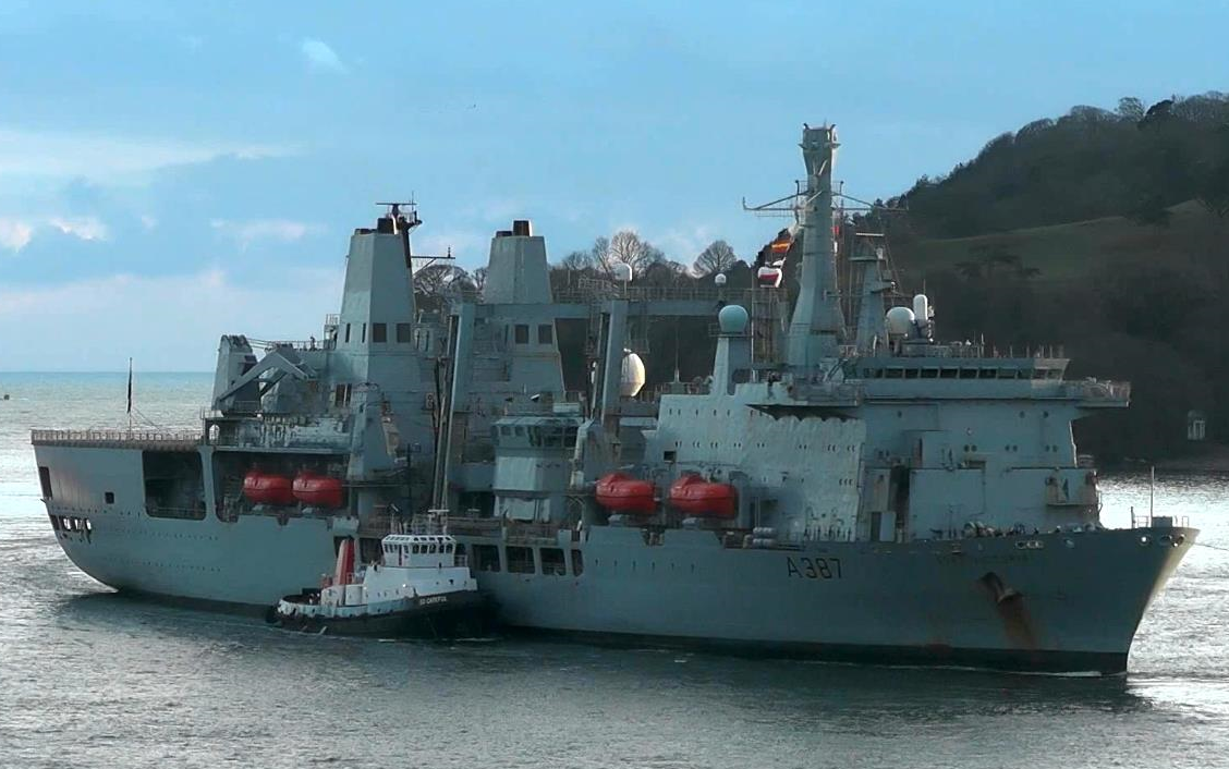 【英国皇家海军】维多利亚堡级综合补给舰"维多利亚堡"号(a-387)进入
