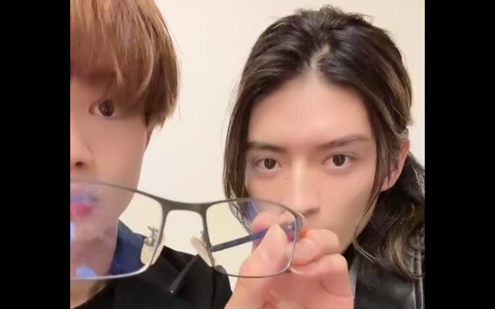 假面骑士太狸 武刃剑形态背后的两位男人