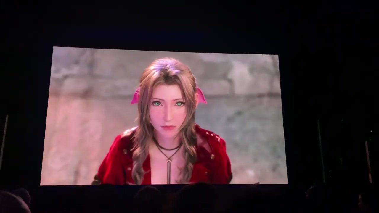 [图]【E3 2019】『FF7重置版』蒂法登场的时候现场的观众的反应