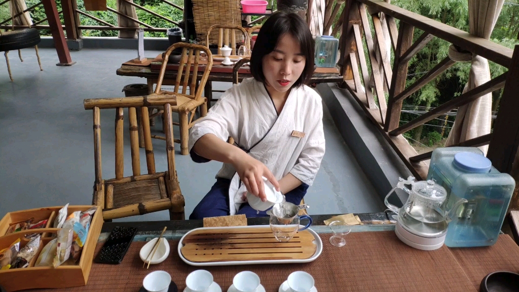 美女教你如何泡茶