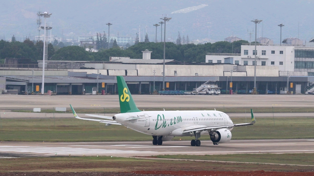 春秋航空a320起飛昇空