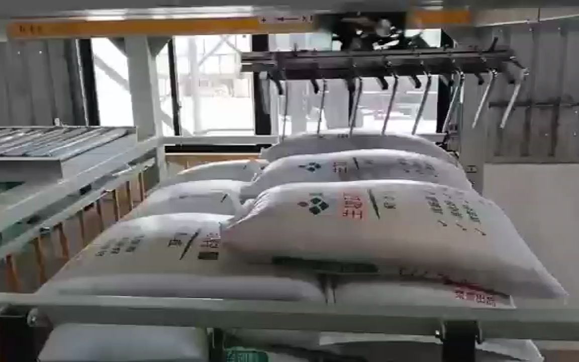 面粉麸皮高位码垛机代替人工码垛每小时450包