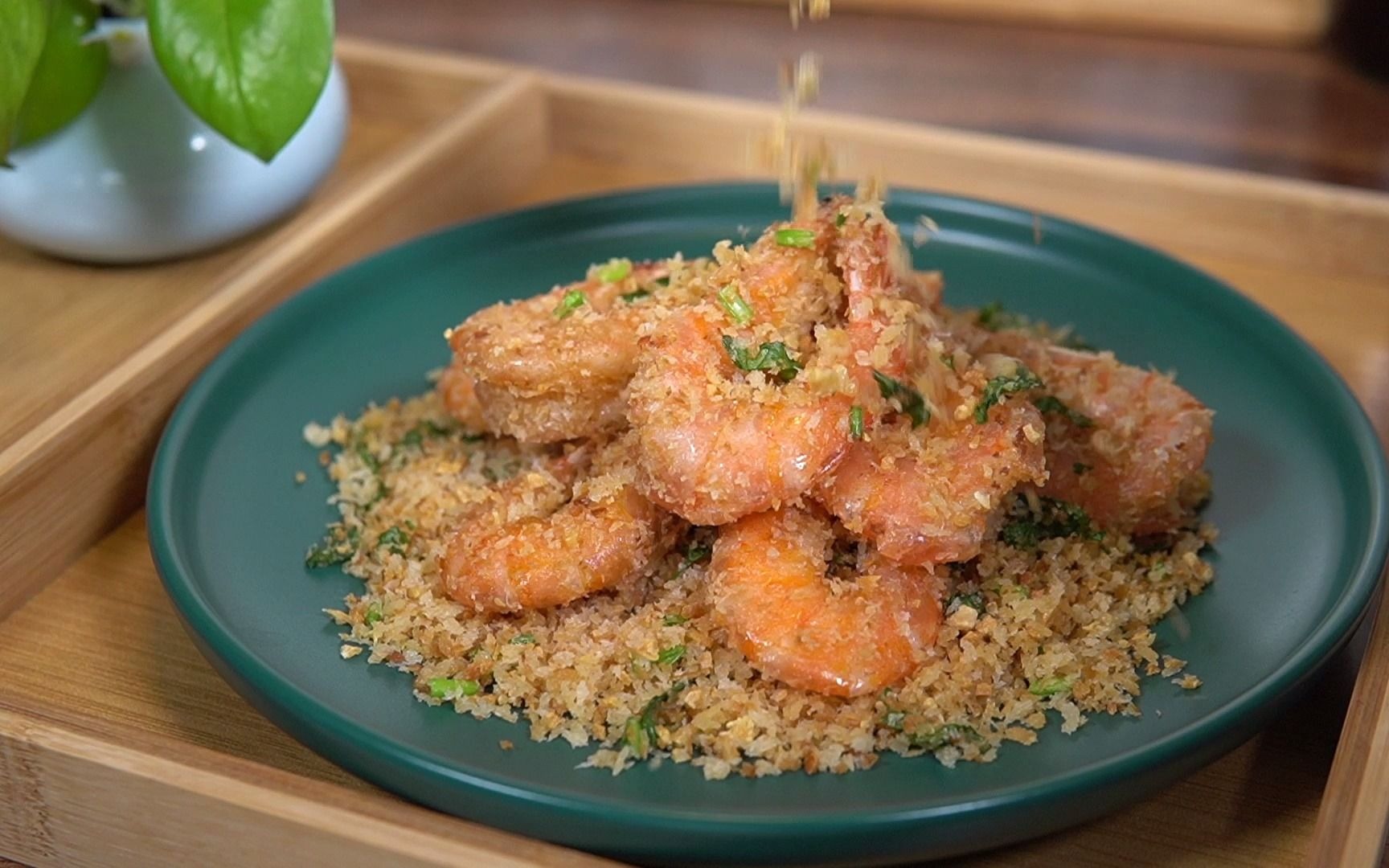 经典粤菜避风塘炒虾偷懒版面包糠炒虾