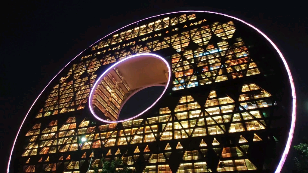 广州圆大厦夜景图片