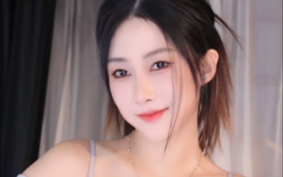 闪闪_231001_080241 直播精华 美女直播纯欲界天花板