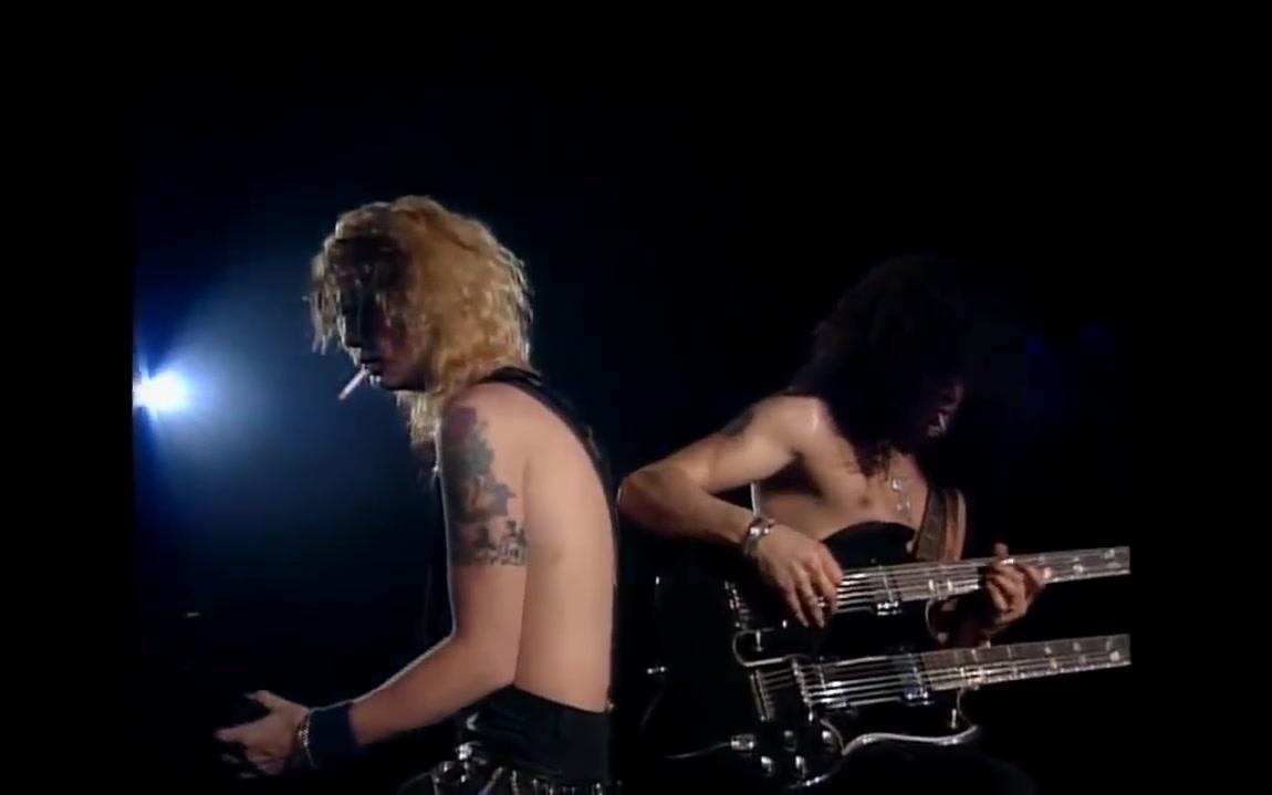 [图]Guns N Roses Knocking On Heavens Door Live In Tokyo 1992 HD