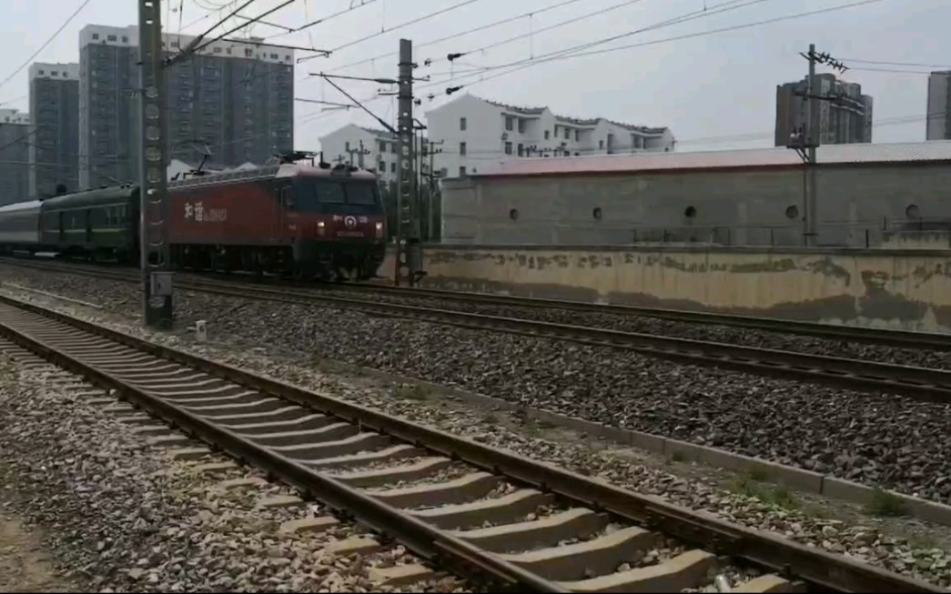 铁路〕(内含原色车底)k7708次列车通过涿州范阳桥_哔哩哔哩 (゜-゜)