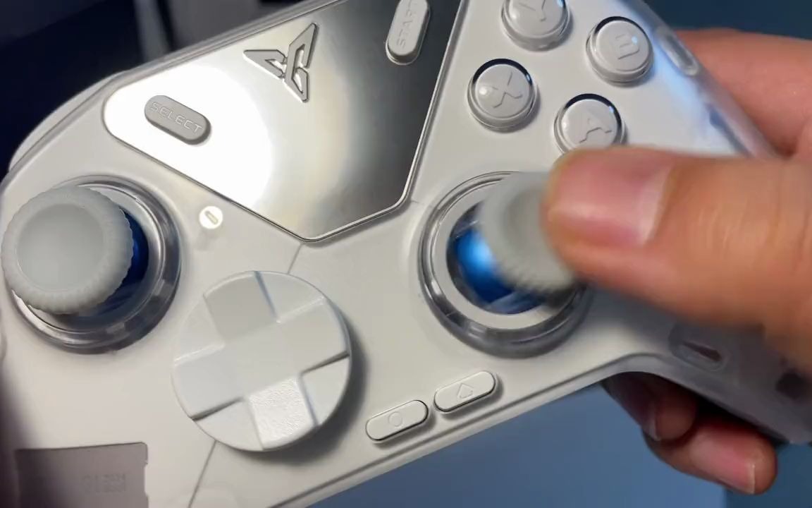 5_首发入手飞智八爪鱼4 可以力调节的游戏手柄.